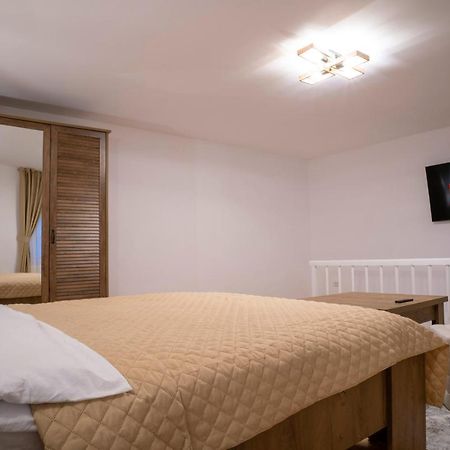 Coban Residence - A4 - Rustic Apartment Braşov Esterno foto